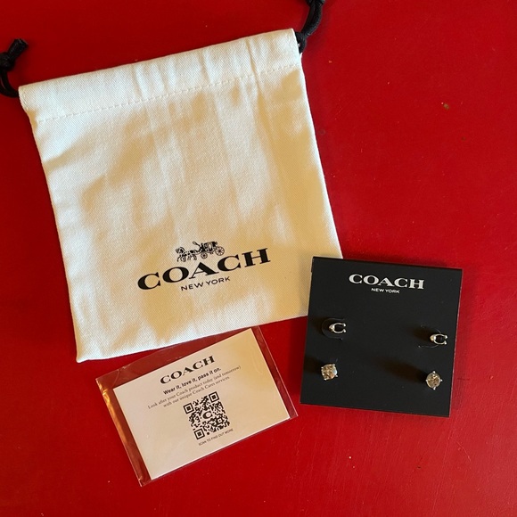 Coach Signature C Stud‎ Earring Set Silver Rhinestone Brand New Never Worn - Picture 4 of 4